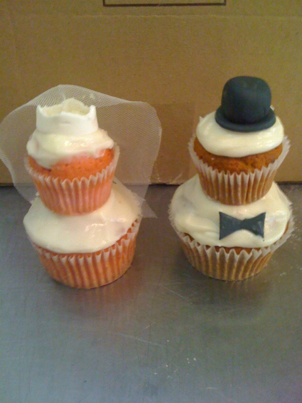 Bride and Groom Cupcakes